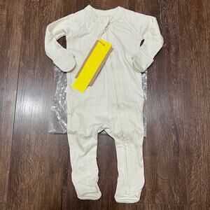 NWT Goumi Kids Cloud Baby Footie SZ 0-3 mo Bamboo White Zippy Sleeper